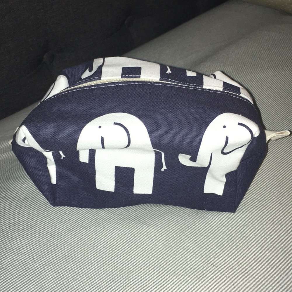 NWOT Elepant Makeup Bag